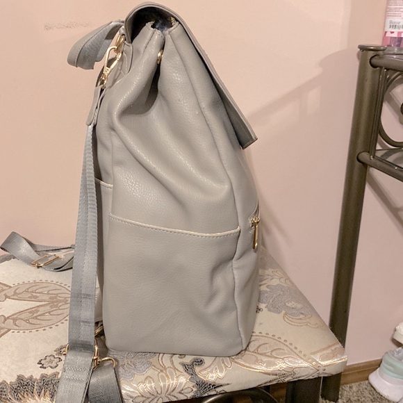 Hot Mom Baby Bag. Stylish and convenient!! - Picture 4 of 6